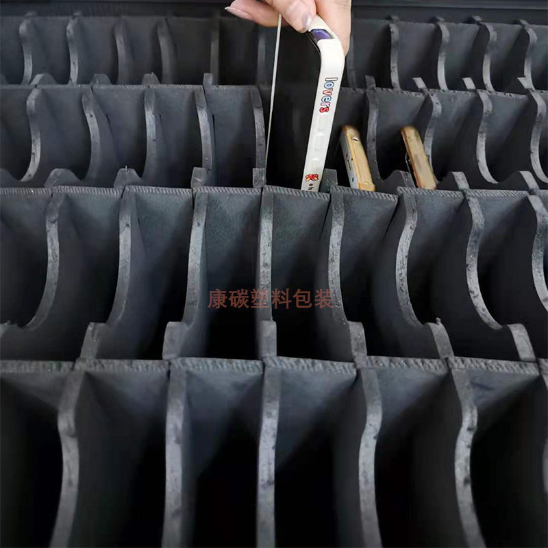 dianzi产品周转箱.jpg